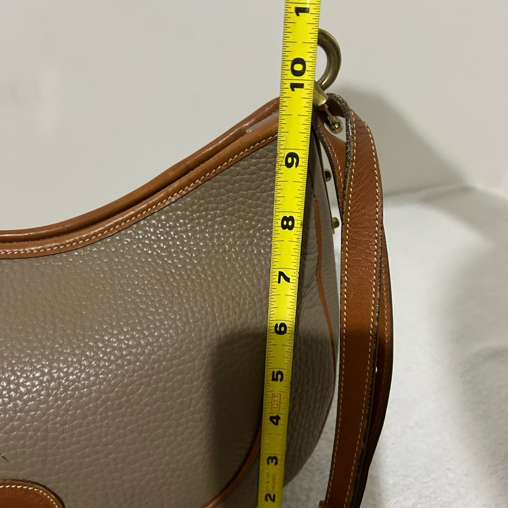Vintage Dooney & Bourke Crescent Hobo Taupe and Brown Shoulder Bag - Picture 4 of 8